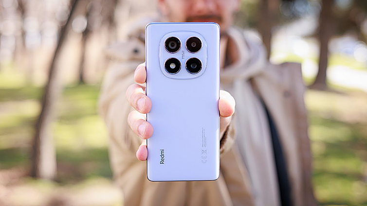 Hace fotos como un iPhone y solo me ha costado 200 euros: el Redmi Note 14 Pro es mi mejor regalo de Reyes