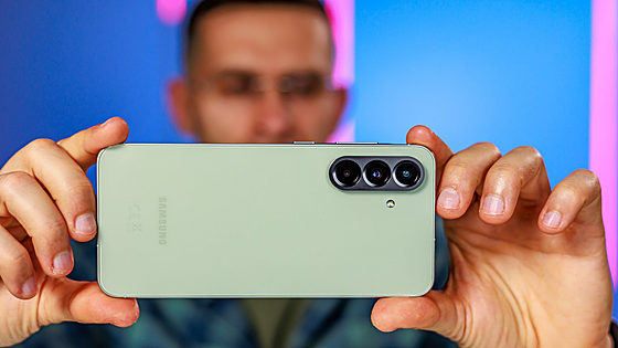 Me he gastado menos de 300 euros y soy la envidia de todos: el Samsung Galaxy que hace fotos de concurso y tiene batería para aburrir