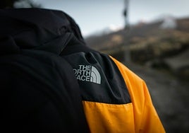 Chaquetas The North Face que te mantienen seco y abrigado este invierno (y ahora con rebajas)