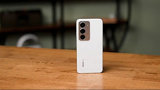 Xiaomi vuelve a hacerlo: un móvil con pantalla fluida, batería de 7.000 mAh y cámara de 50 MP a precio ridículo