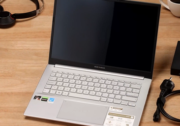 Este portátil ASUS con pantalla OLED te dará satisfacción en tus estudios y entretenimiento: purébalo con descuento en Amazon