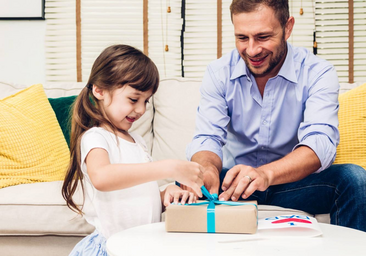 El regalo del Día del Padre que siempre funciona: gafas Hawkers rebajadas hasta un -63%