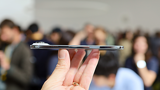 Un iPhone por menos de 900 euros, con diseño ultrafino y chip A19 Pro ahora tiene mucho sentido