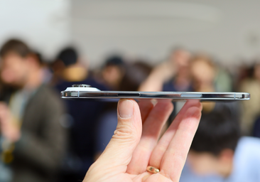 Un iPhone por menos de 900 euros, con diseño ultrafino y chip A19 Pro ahora tiene mucho sentido