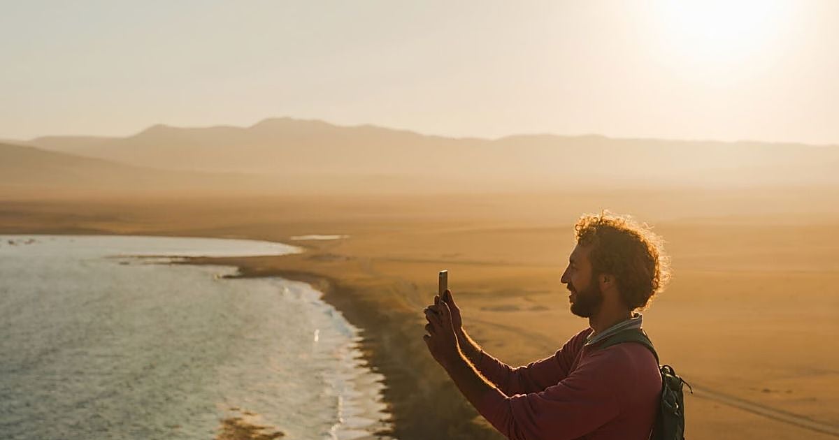 Viaja al extranjero sin roaming: compra la eSIM que usan más de 20 millones de viajeros con un 15% de descuento