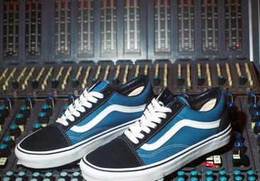 Comodidad y cero complicaciones: las Vans con descuento son perfectas para estilizar tus pies esta primavera