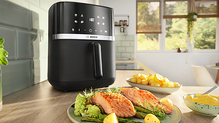 La freidora XL de Bosch a precio de saldo: cocina rápido, para más gente, sin aceite y más barato