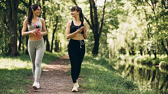 Las mejores zapatillas para caminar 10.000 pasos diarios ahora rebajadas: ideales para andar mucho