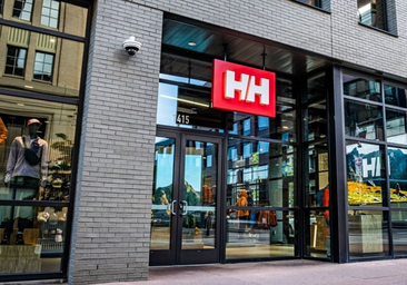 Las chaquetas Helly Hansen ideales para el tiempo loco de primavera y ahora con hasta un -49%