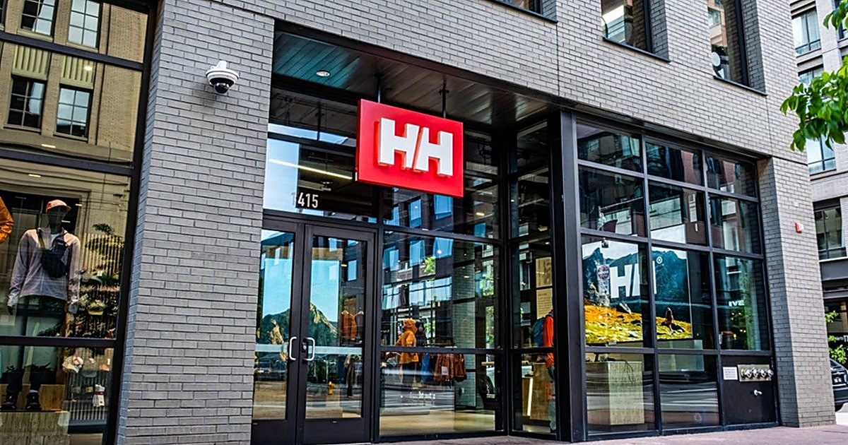 Las chaquetas Helly Hansen ideales para el tiempo loco de primavera y ahora con hasta un -49%
