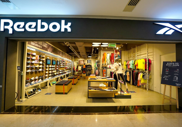 Las zapatillas Reebok perfectas para trabajar elegante sin destrozarte los pies al final del día
