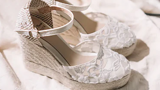 Alpargatas de novia de Toni Pons para un «sí, quiero» con estilo y comodidad