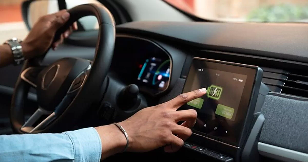 Pantalla táctil y cámara trasera sin cambiar de coche: este 