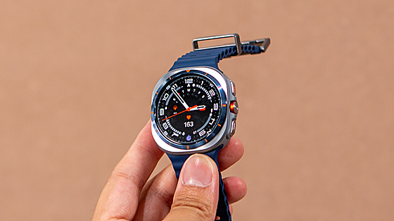 El smartwatch outdoor de Samsung con LTE y 590 mAh que nadie comenta y está a precio de saldo