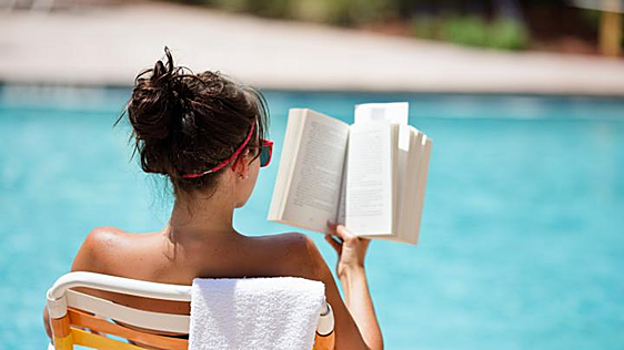 Los 10 libros que arrasan este mes en Casa del Libro: thriller, romántica, fantasía y ensayo