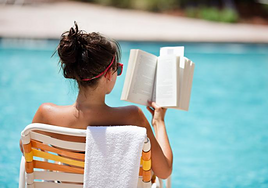 Los 10 libros que arrasan este mes en Casa del Libro: thriller, romántica, fantasía y ensayo