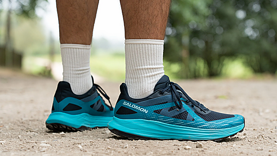Zapatillas Skechers y Salomon en oferta: cómodas para el día a día y 'trail' a precios mínimos