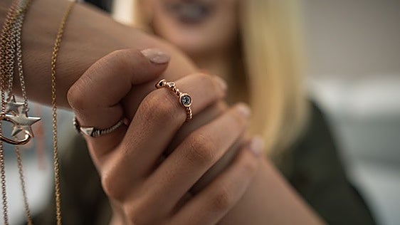 Clásico, minimalista, statement: cinco anillos para no repetir nunca con el mismo