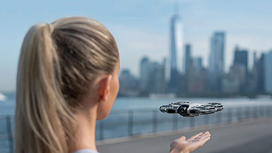 El DJI Neo2 evita obstáculos solo y graba en 4K: vuela tranquilo aunque no seas piloto