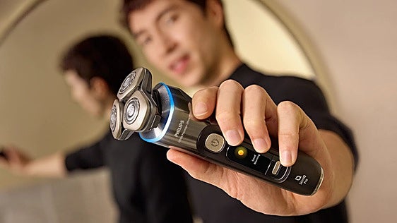 72 cuchillas giratorias, seco y mojado y sensores que avisan: la Philips i9000 al 40%