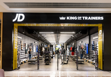Para él, para ella y para los niños: JD Sports rebaja 10 básicos de armario para todo el verano