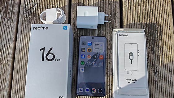 El móvil gama media con cámara premium y batería para rato: así funciona el Realme 16 Pro+ 5G