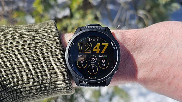 El reloj perfecto si entrenas tres veces por semana y no quieres cargarlo cada noche: Garmin 265