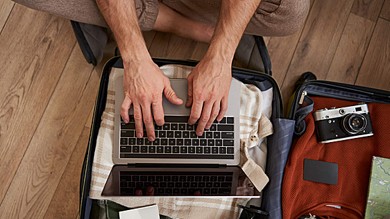 Para estudiar, teletrabajar y ver series: el Vivobook 15 lo aguanta todo y no cuesta medio sueldo