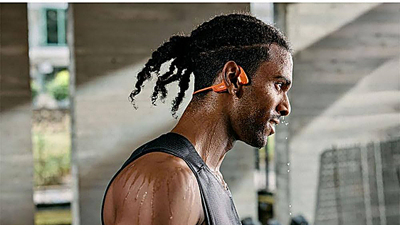 Escuchar música sin presión en el oído: los SHOKZ de conducción ósea que arrasan entre runners
