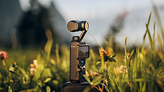 Cómo grabar tus viajes sin cargar con una cámara: la DJI Osmo Pocket 3 llega con un -38%
