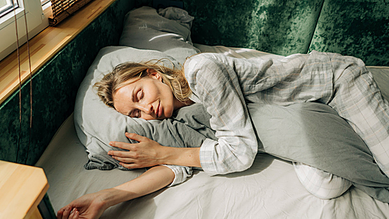 4 almohadas cervicales que mantienen la forma después de un año y evitan el dolor de cuello