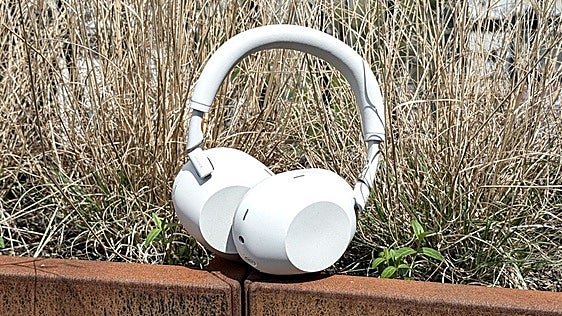 Si te vas mucho de viaje o trabajas rodeado de ruido, estos Sony XM6 son tu mejor inversión