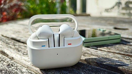 Audio 360 y traducción simultánea: los Galaxy Buds3 Pro de Samsung son perfectos para viajeros