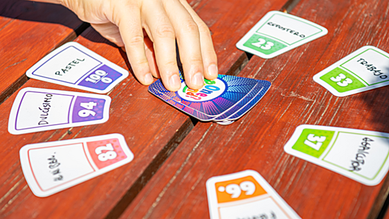 One Round?, el juego de mesa del verano para poner a prueba vuestra rapidez mental