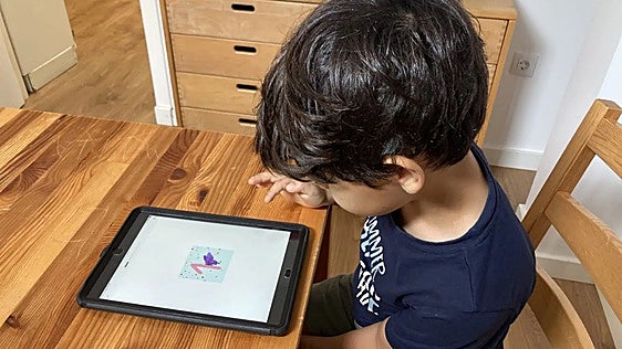 Si tu hijo lleva una tablet al colegio, esta Lenovo de 11 pulgadas aguanta el día sin cargar