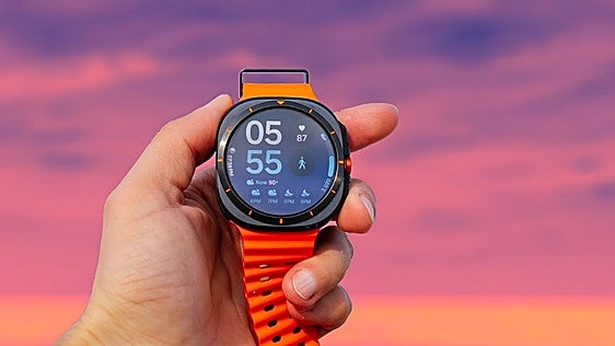 La respuesta de Samsung al Apple Watch Ultra: este tope de gama de titanio por menos de 300 euros
