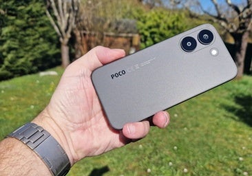 No me la juego con un móvil sin IP68 en verano: el POCO X8 Pro aguanta lluvia y tardes de piscina