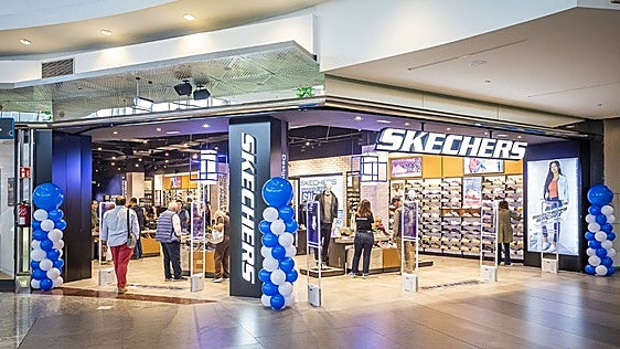 Las zapatillas que recomiendan para pies que se hinchan al final del día y puedes lavar a máquina