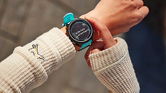 Los mejores relojes deportivos si corres pero no eres atleta: Garmin, Coros, OnePlus y Amazfit