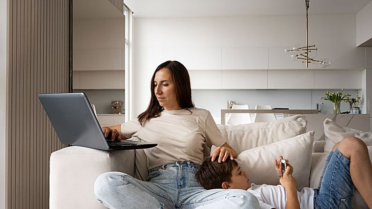 ¿Con quién tener datos e internet en casa? Comparativa de las mejores tarifas de fibra y móvil de 2026