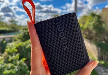 Media hora a un metro bajo el agua: el altavoz de bolsillo de Xiaomi se va a la piscina contigo