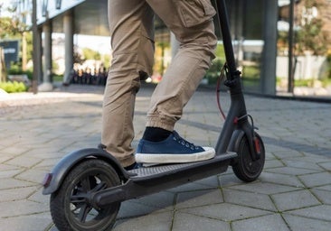 Para ir a diario al trabajo sin depender del bus y en oferta: este patinete plegable de 350 W