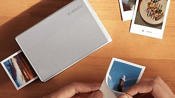 Del móvil al papel en 45 segundos: la impresora de Xiaomi carga 10 hojas y no usa tinta