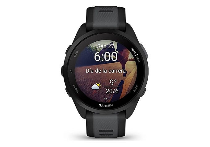 eloj deportivo Garmin Forerunner 165 en negro con pantalla AMOLED