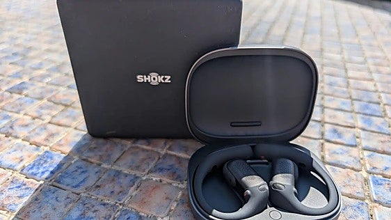 Semanas de rodajes sin buscar enchufe: Shokz OpenFit Pro con estuche de 50 horas, rebajados