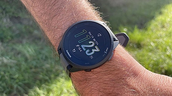 El Forerunner 165 no es el Garmin más caro, pero trae AMOLED y GPS y ahora baja de 150 euros