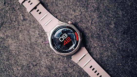 Este reloj de titanio dura 5 días en modo inteligente y cae un 16%: OPPO Watch X3 con Wear OS