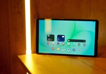La tablet de Samsung que aguanta la tarde de series entera: 7.040 mAh, 25 W y en oferta