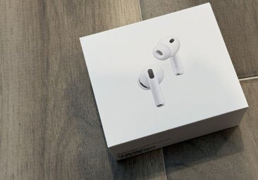 ¿Qué pinta un sensor óptico dentro de un auricular? Apple ya tiene su respuesta