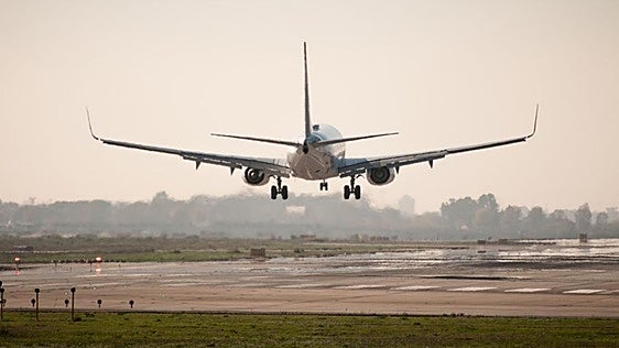Mejores webs para reservar vuelo y hotel juntos: cuándo el paquete sale mejor que por separado